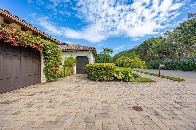 2277 Residence CIR, Naples, FL 34105