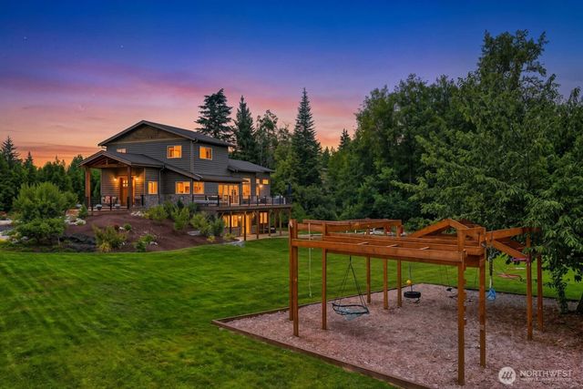 17420 174th Avenue NE, Woodinville, WA 98072