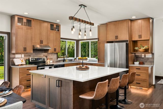 17420 174th Avenue NE, Woodinville, WA 98072