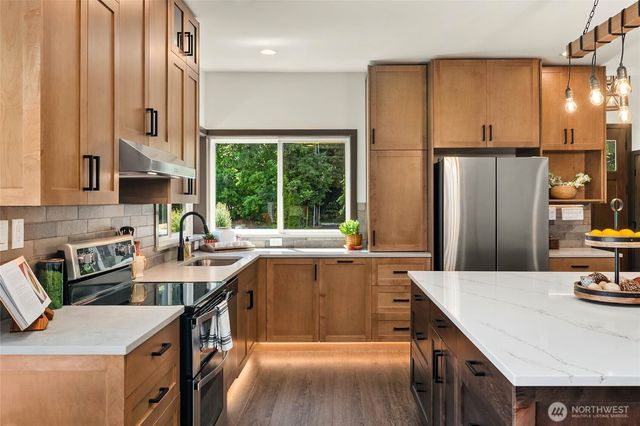 17420 174th Avenue NE, Woodinville, WA 98072