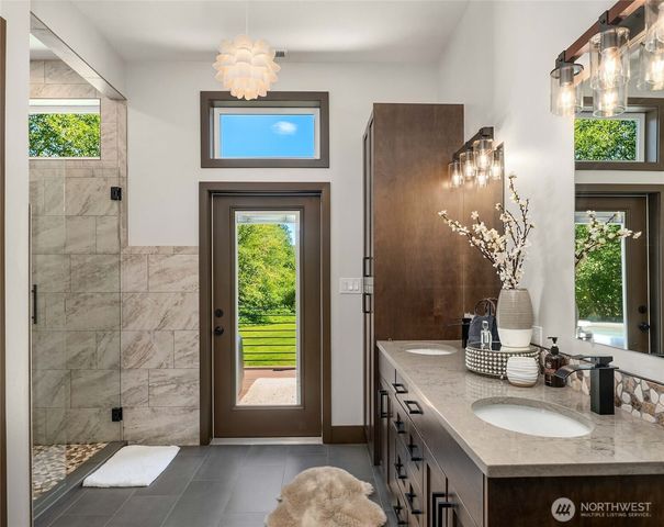 17420 174th Avenue NE, Woodinville, WA 98072