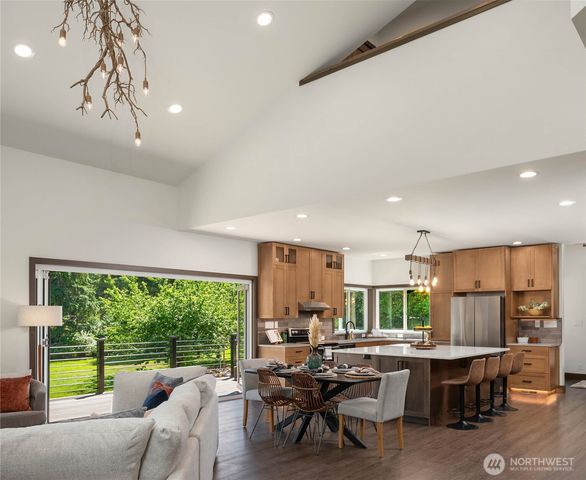 17420 174th Avenue NE, Woodinville, WA 98072