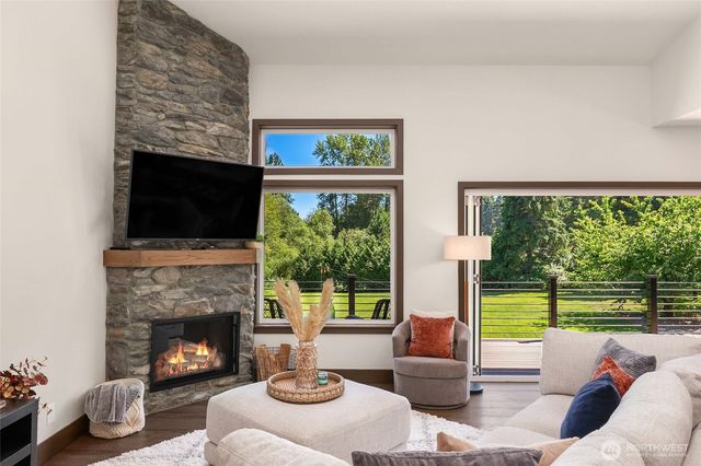 17420 174th Avenue NE, Woodinville, WA 98072