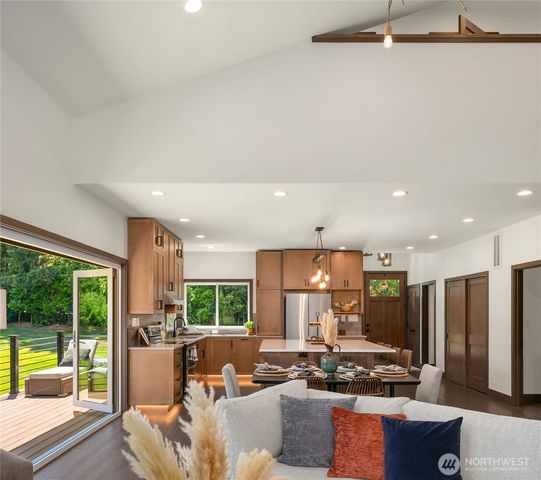 17420 174th Avenue NE, Woodinville, WA 98072