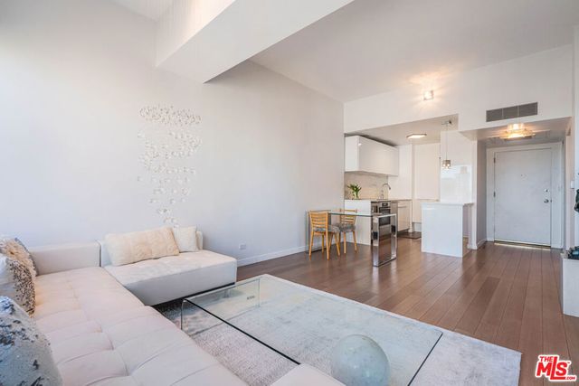 10501 Wilshire Boulevard 1904, Los Angeles, CA 90024