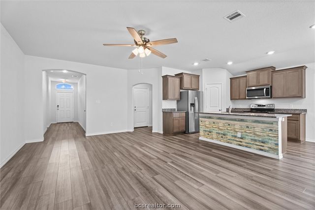 1939 Thorndyke Lane, Bryan, TX 77807