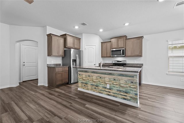 1939 Thorndyke Lane, Bryan, TX 77807