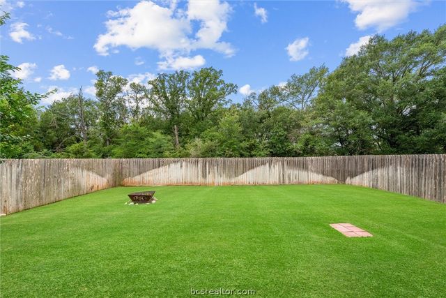 1939 Thorndyke Lane, Bryan, TX 77807