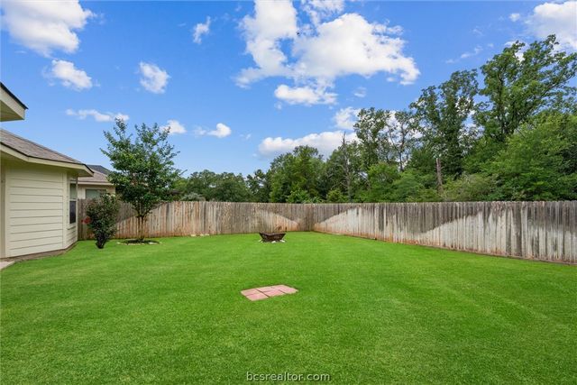 1939 Thorndyke Lane, Bryan, TX 77807