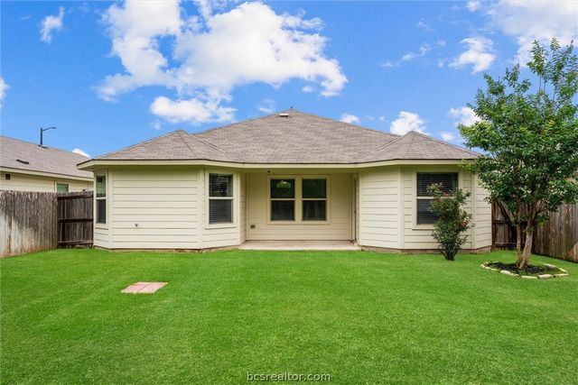 1939 Thorndyke Lane, Bryan, TX 77807