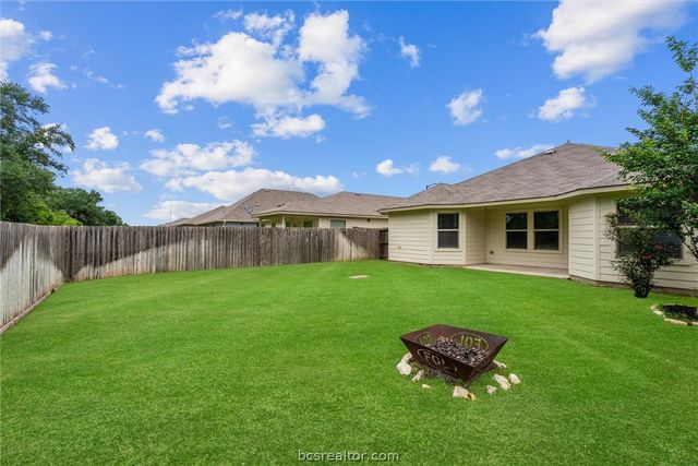 1939 Thorndyke Lane, Bryan, TX 77807