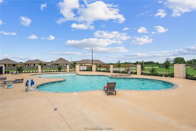 1939 Thorndyke Lane, Bryan, TX 77807