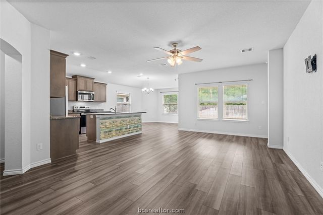 1939 Thorndyke Lane, Bryan, TX 77807