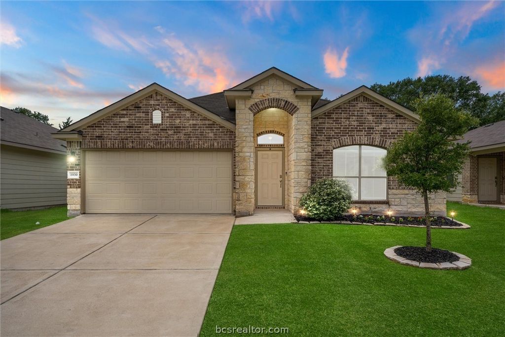 1939 Thorndyke Lane, Bryan, TX 77807