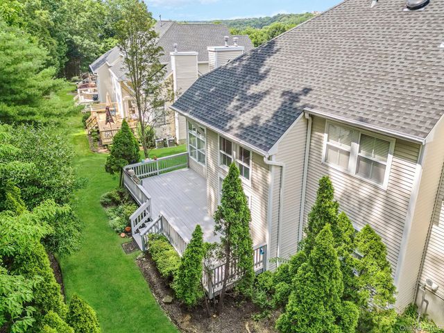 21 Vantage Court, Port Jefferson, NY 11777