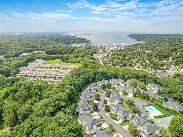 21 Vantage Court, Port Jefferson, NY 11777