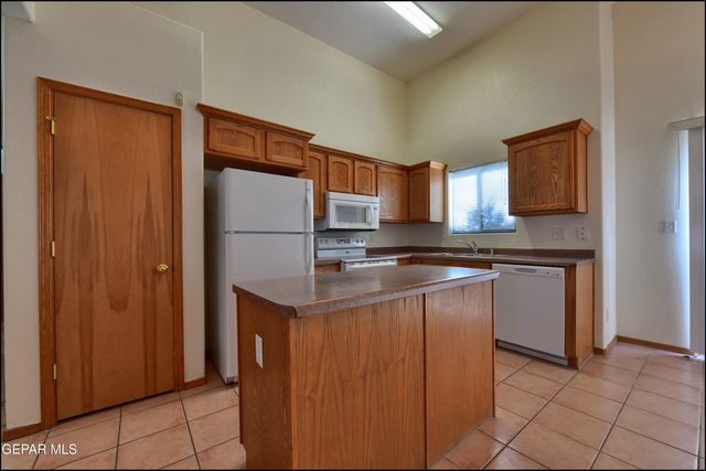 3313 TIERRA ESPADA Drive, El Paso, TX 79938