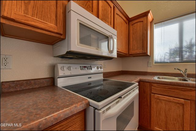 3313 TIERRA ESPADA Drive, El Paso, TX 79938