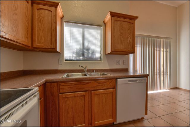 3313 TIERRA ESPADA Drive, El Paso, TX 79938