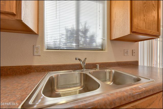 3313 TIERRA ESPADA Drive, El Paso, TX 79938