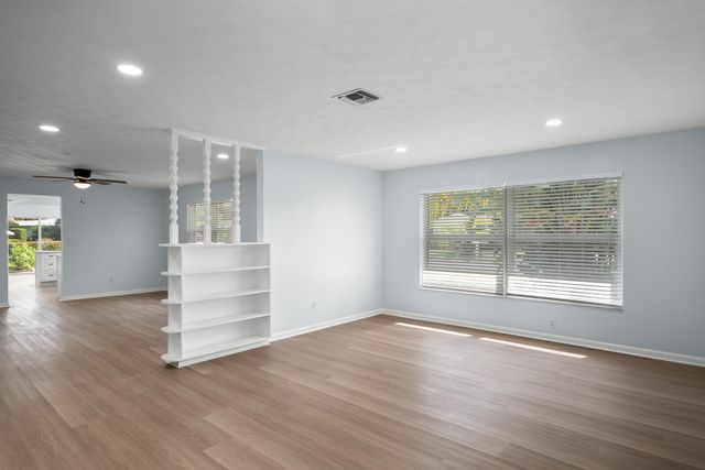 381 SE Edgewood Drive, Stuart, FL 34996