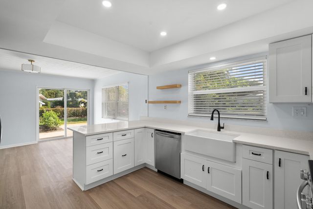 381 SE Edgewood Drive, Stuart, FL 34996