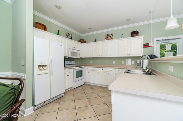 300 Sweetwater Cove, Newport, NC 28570