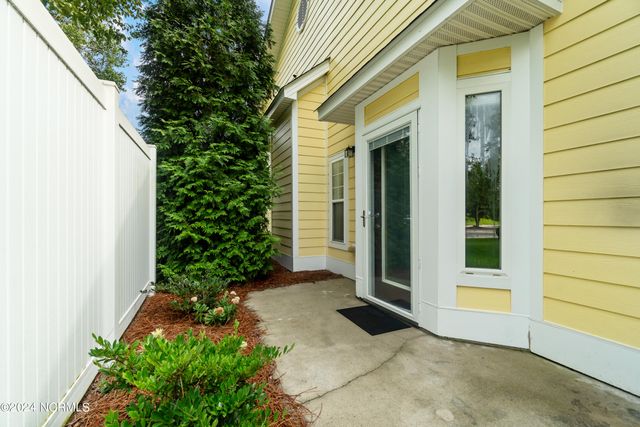 300 Sweetwater Cove, Newport, NC 28570