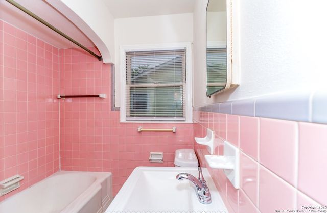 415 Bryn Mawr, San Antonio, TX 78209