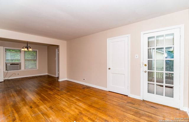 415 Bryn Mawr, San Antonio, TX 78209