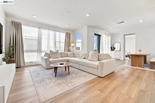 3418 Inspiration Way 403, Fremont, CA 94538
