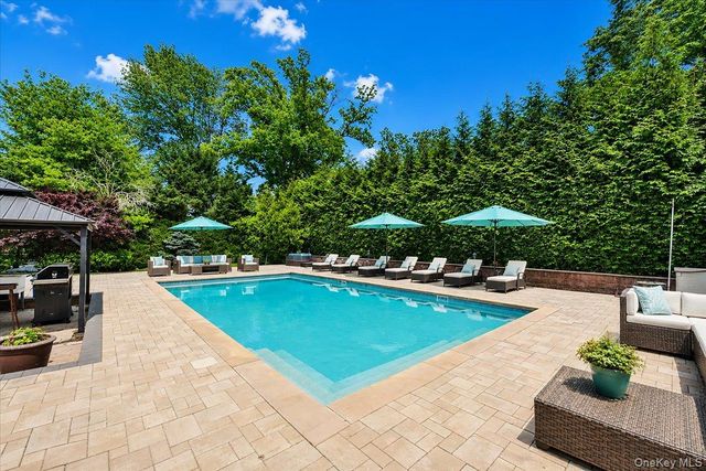 345 Heather Lane, Hewlett Harbor, NY 11557