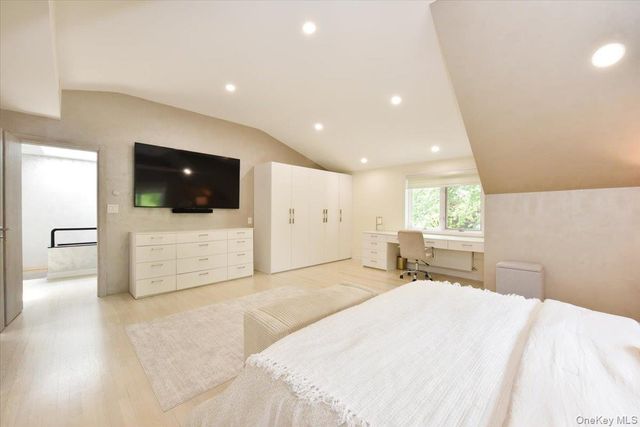 345 Heather Lane, Hewlett Harbor, NY 11557
