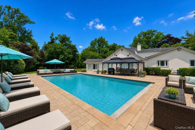 345 Heather Lane, Hewlett Harbor, NY 11557