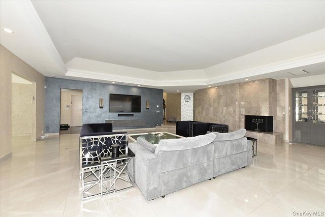 345 Heather Lane, Hewlett Harbor, NY 11557