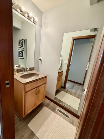 3505 Vaughn Lane, Marion, IA 52302