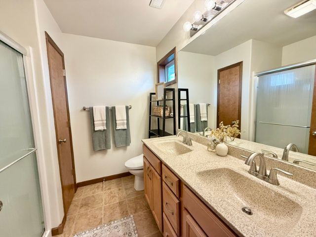 3505 Vaughn Lane, Marion, IA 52302