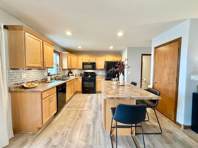 3505 Vaughn Lane, Marion, IA 52302