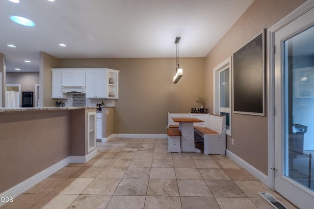 2401 Fox Run, Medford, OR 97504