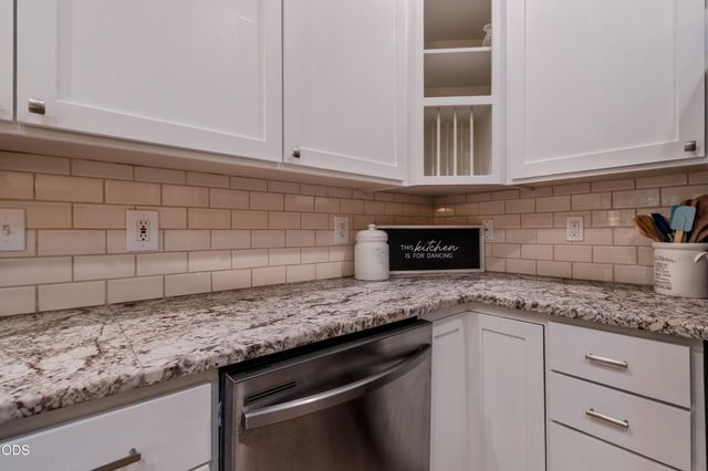 2401 Fox Run, Medford, OR 97504