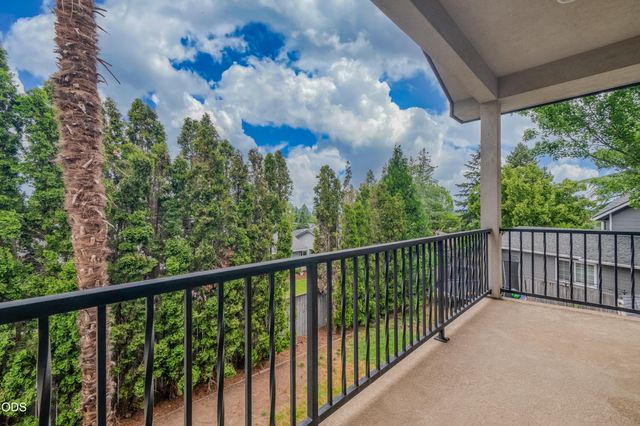2401 Fox Run, Medford, OR 97504