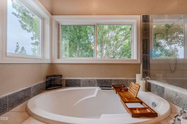 2401 Fox Run, Medford, OR 97504