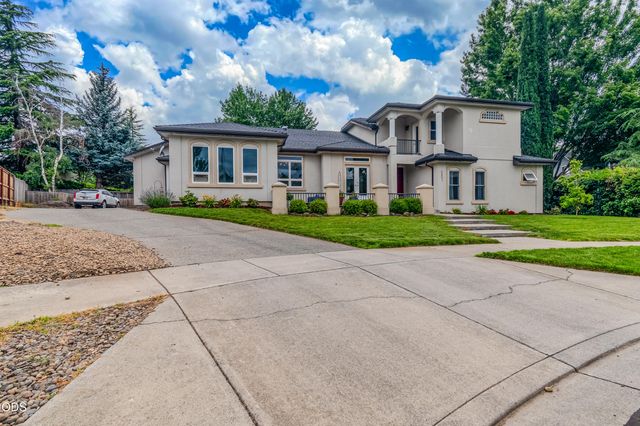 2401 Fox Run, Medford, OR 97504