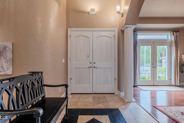 2401 Fox Run, Medford, OR 97504