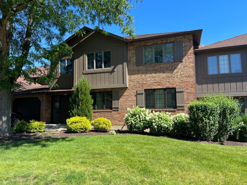7632 W Arquilla Drive 2A, Palos Heights, IL 60463