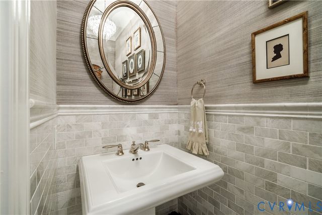 527 St Albans Way, Henrico, VA 23229