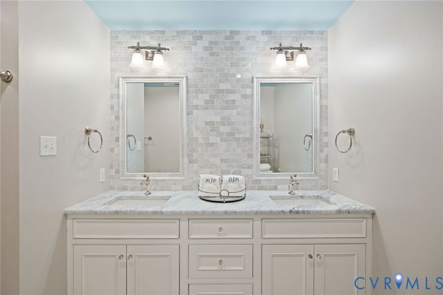 527 St Albans Way, Henrico, VA 23229