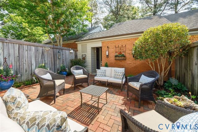 527 St Albans Way, Henrico, VA 23229