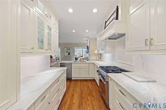 527 St Albans Way, Henrico, VA 23229