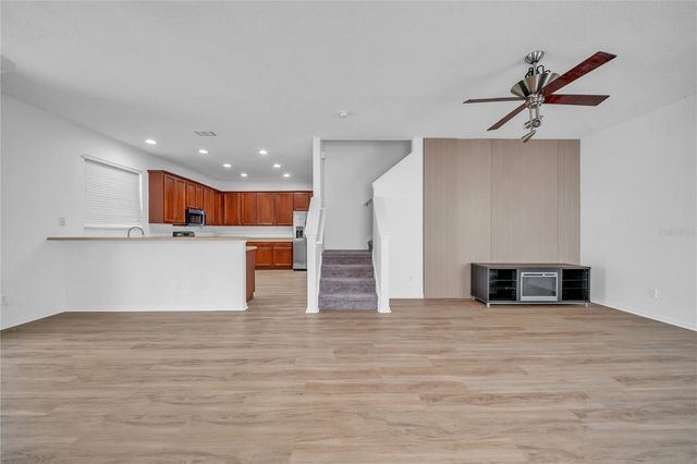 17446 QUEENSLAND STREET, Land O Lakes, FL 34638